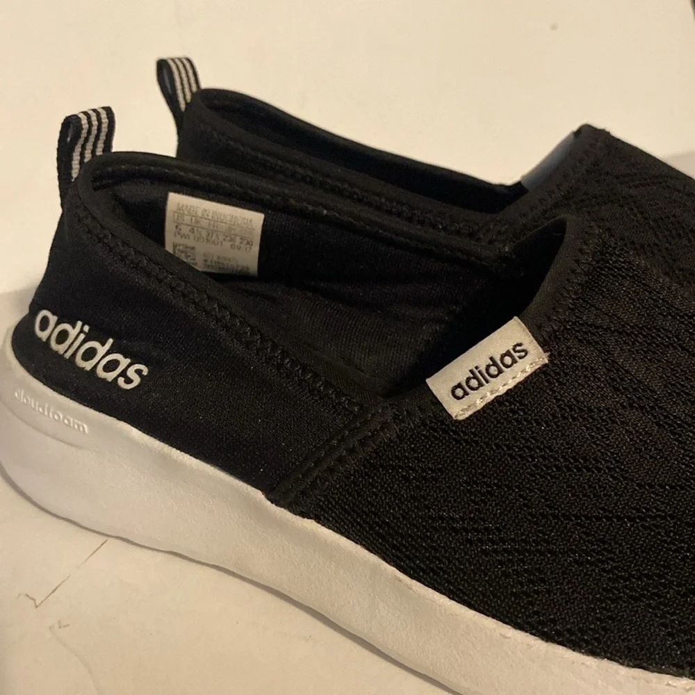 Adidas Women’s Light Racer Black Low Top Slip on Sneakers